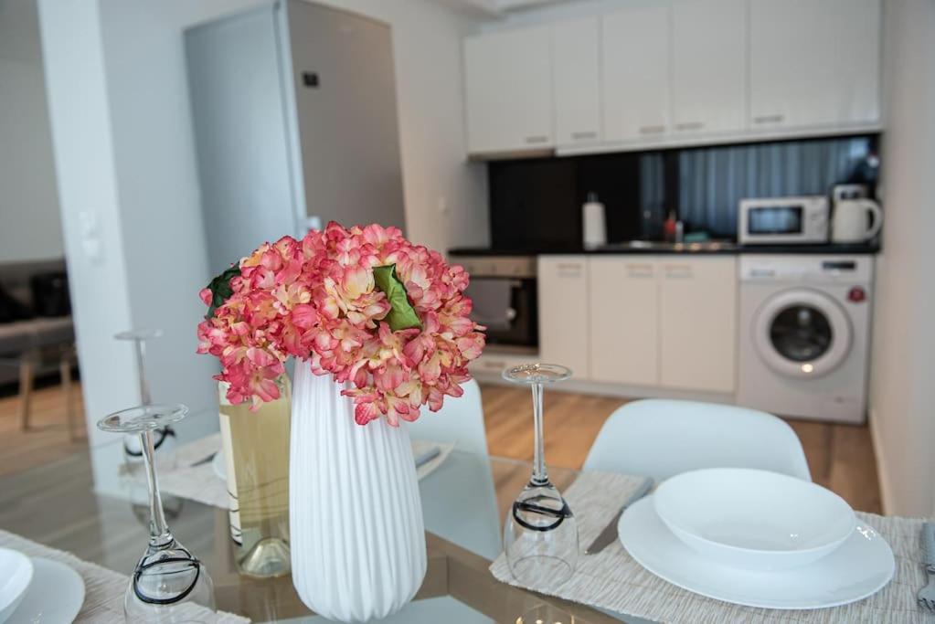 Bright 2Br Apartment In Palaio Faliro- Αθήνα Εξωτερικό φωτογραφία