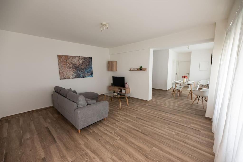 Bright 2Br Apartment In Palaio Faliro- Αθήνα Εξωτερικό φωτογραφία